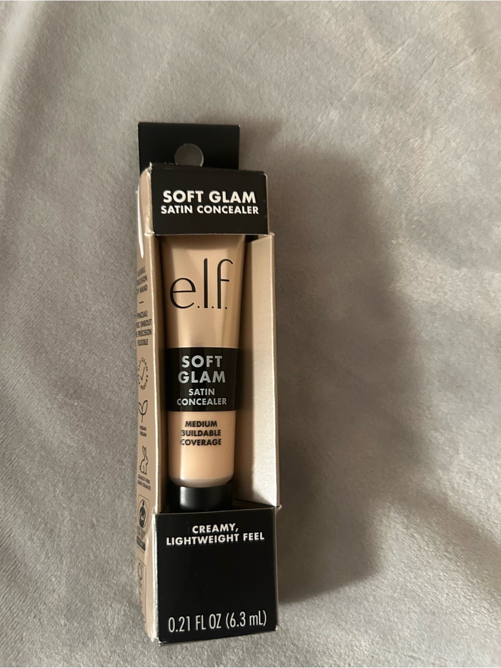 e.l.f. Soft Glam Satin Concealer - Cream & Black Accents